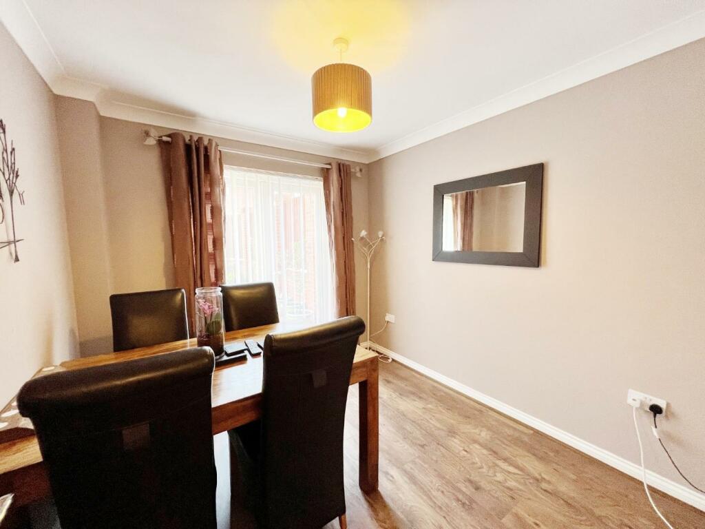 Dining Room pic 1.jpg
