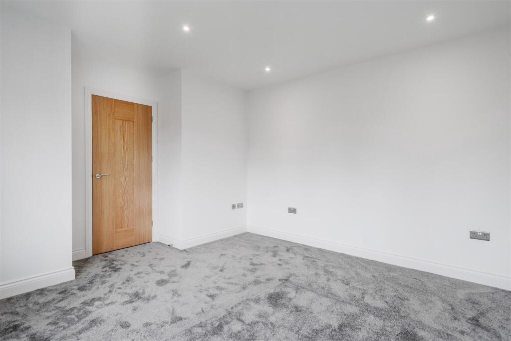 Bedroom2-2.jpg