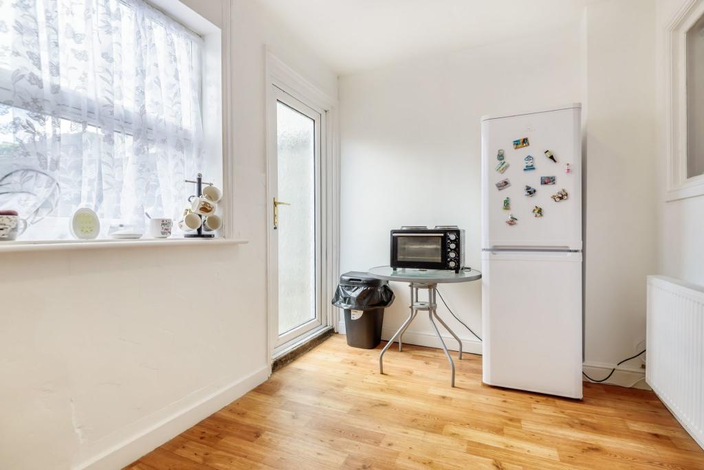 FLAT EIGHT