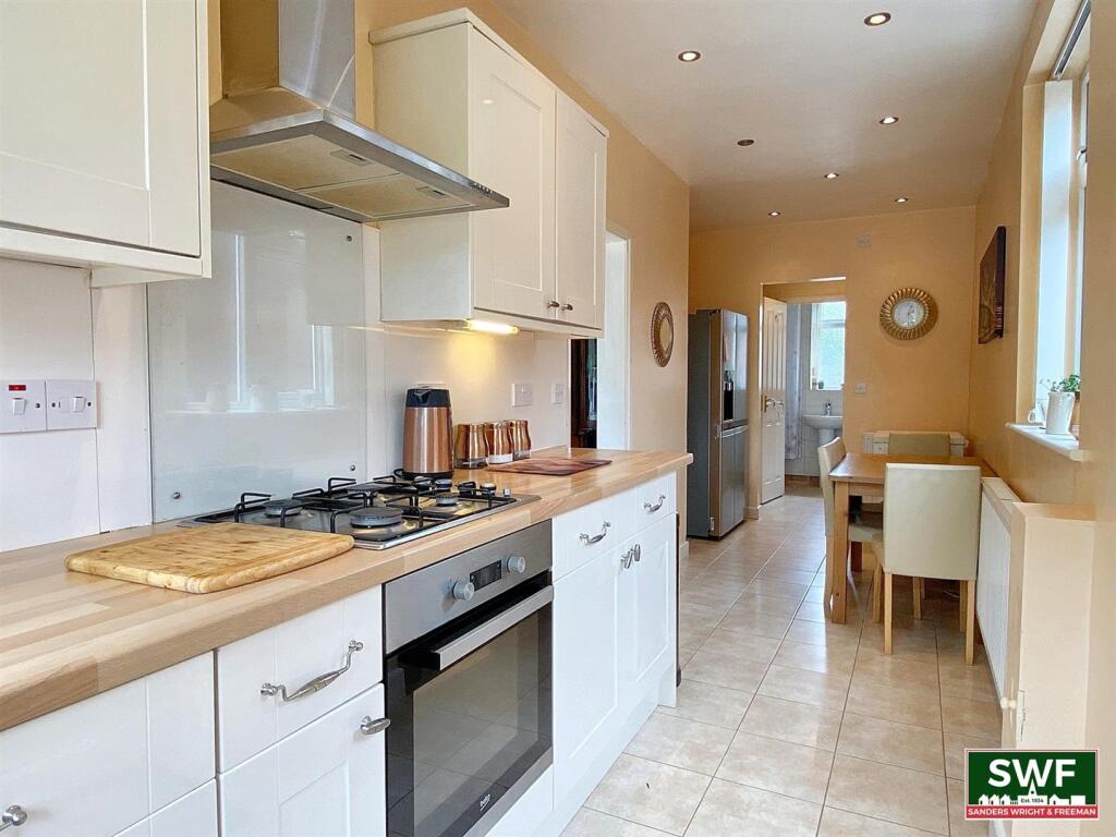 Kitchen4.jpg
