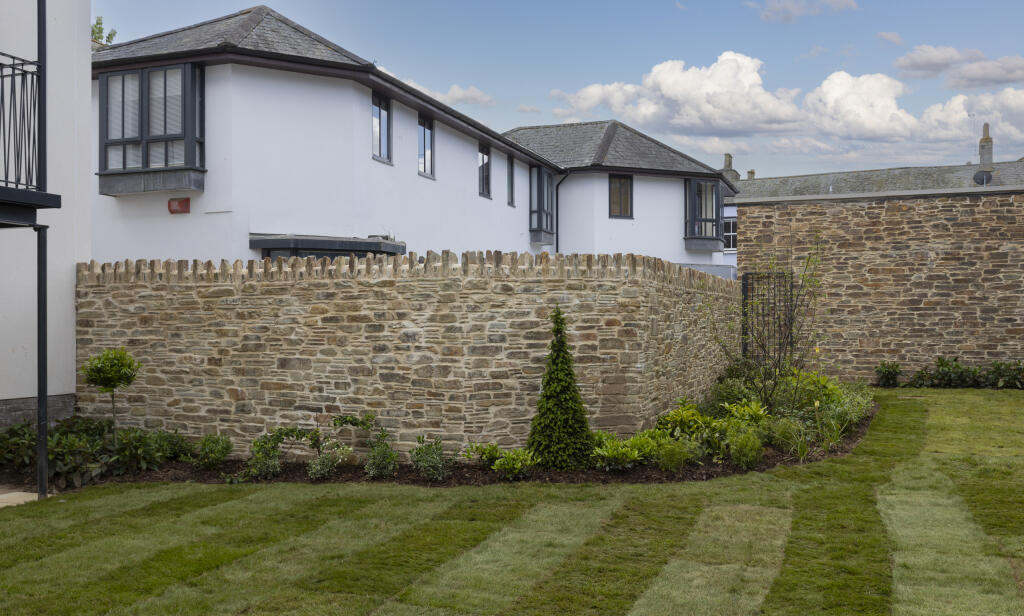 Elmhirst Lodge Garden 2