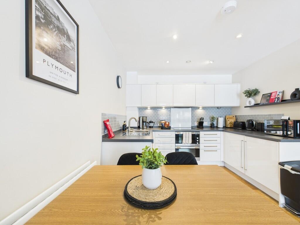 CAM03974G0-PR0112...