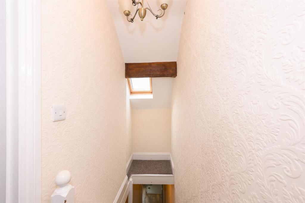 STAIRS &amp; SECOND FLOOR LANDING