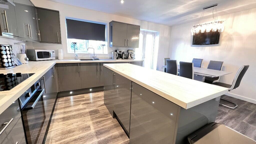 Fitted Kitchen/Diner