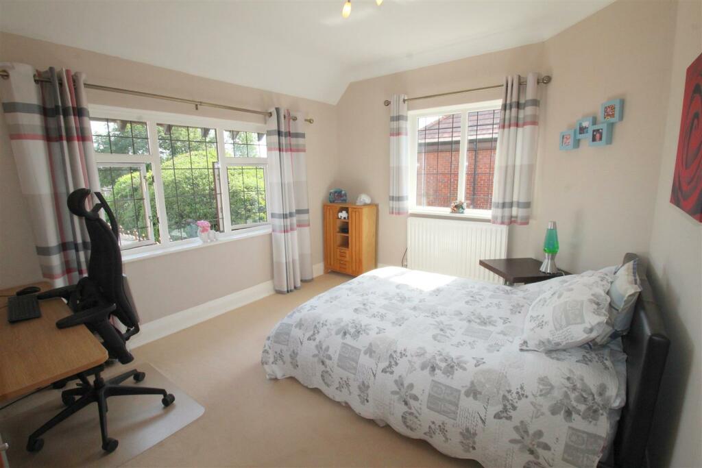 St Annes Road East, 202, bed 3.JPG