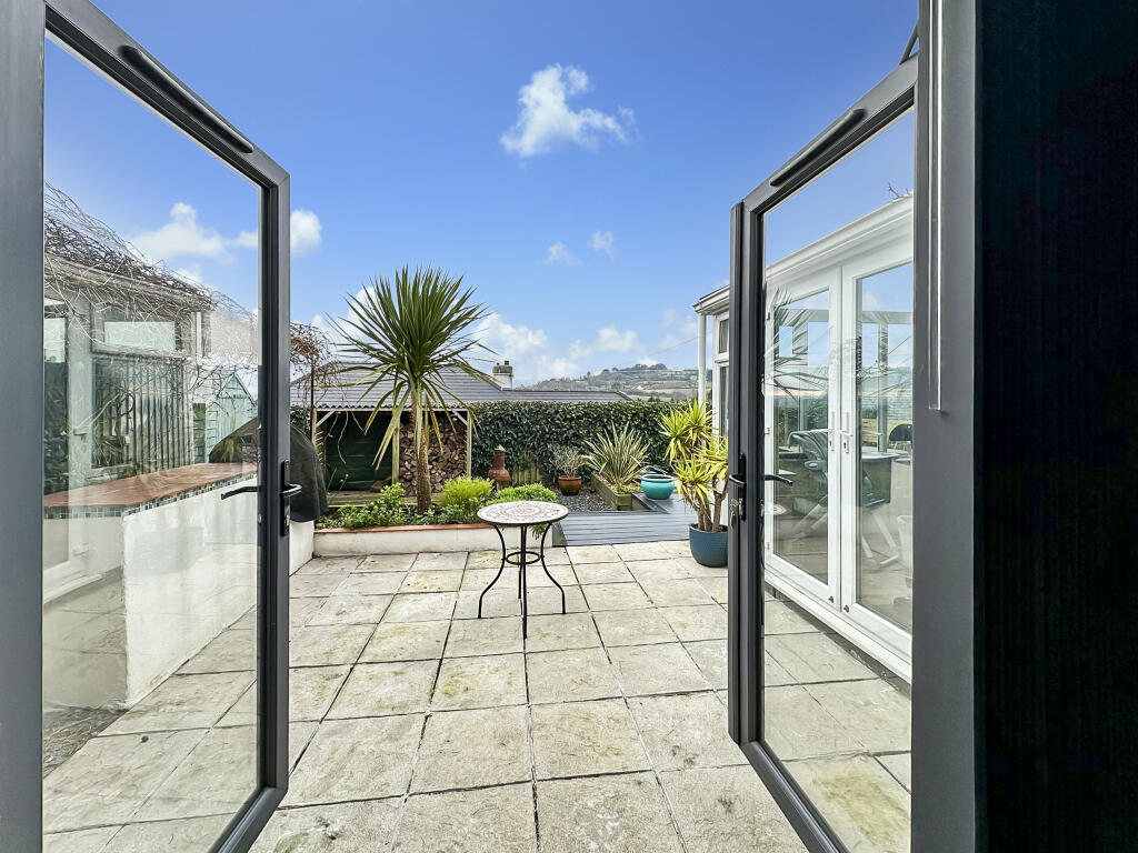 Kitchen to Sun Terrace