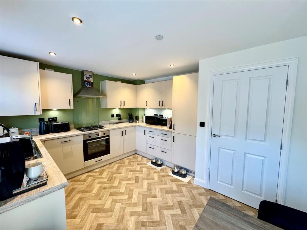kitchen 3.jpg