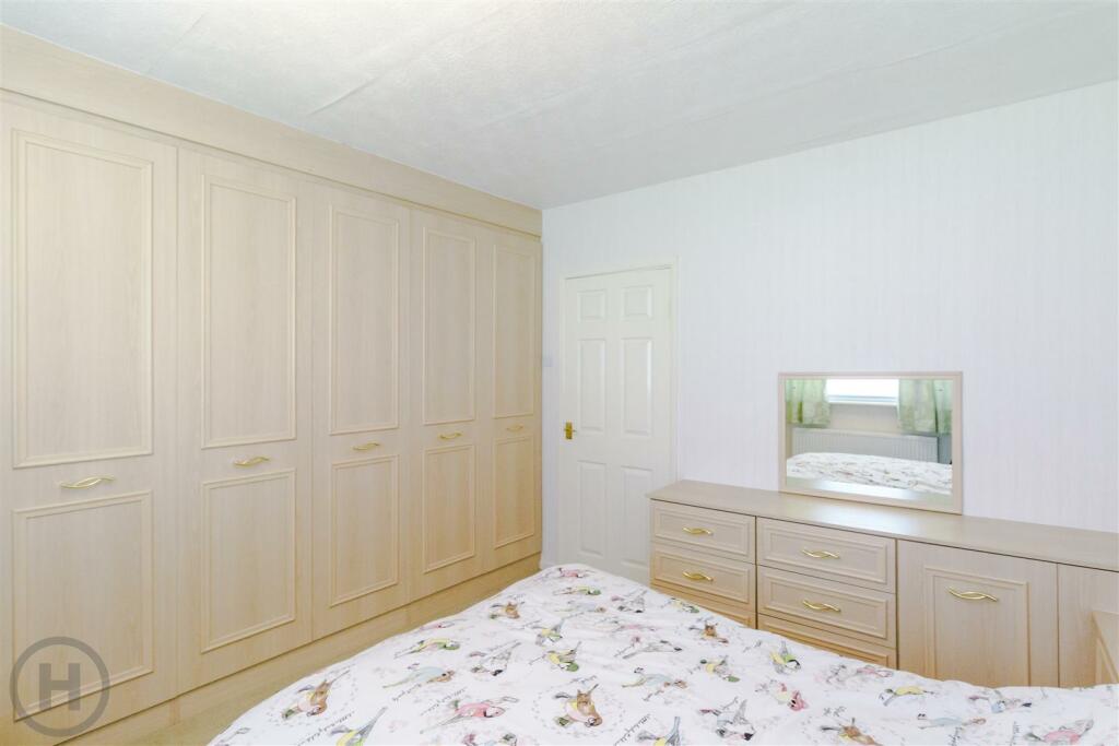 Bedroom One (2).jpg