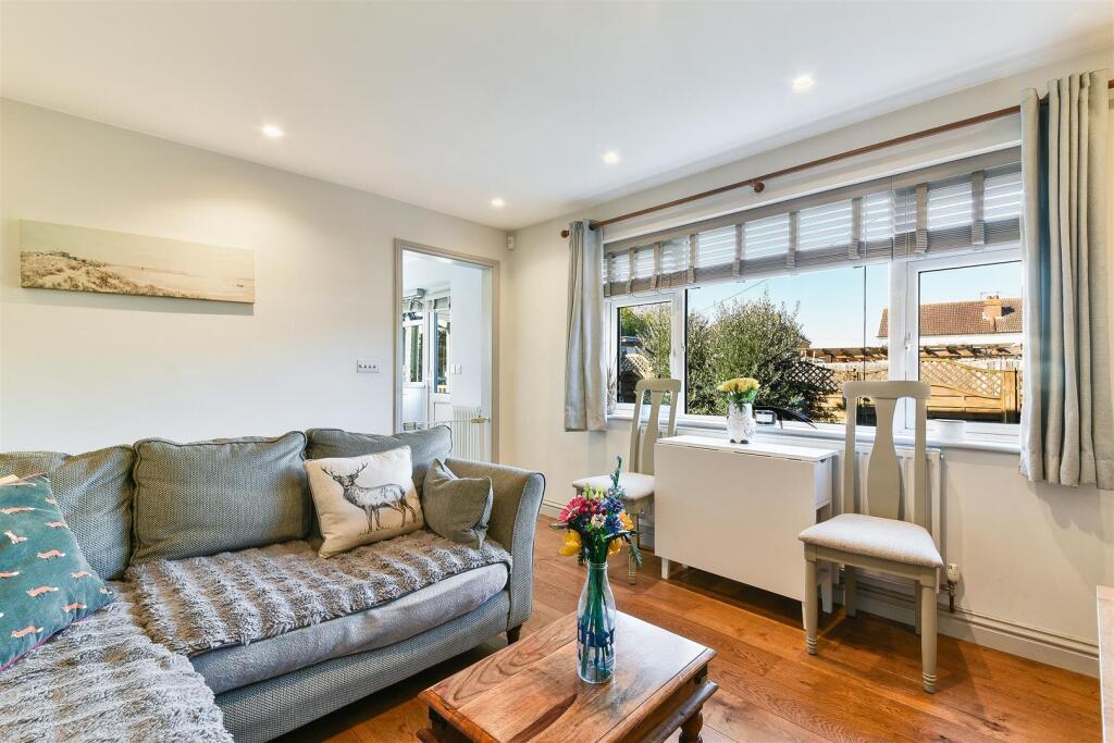 SALTASH CLOSE, 6- (14).jpg