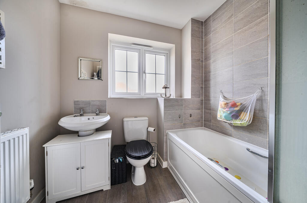 1385457-8-69285e1...