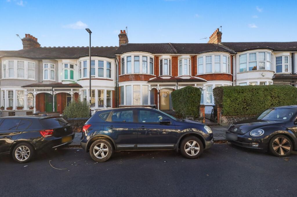 11 The Rise, Palmers Green, London N13 5LF