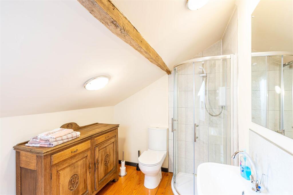 Holiday Cottage Bathroom