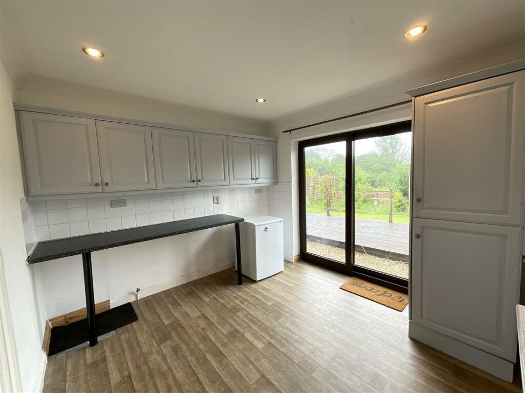 kitchen_4.JPG
