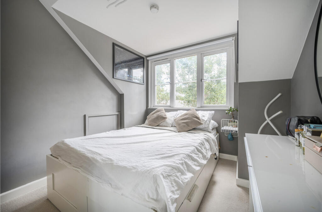 1317164-2-6866851...