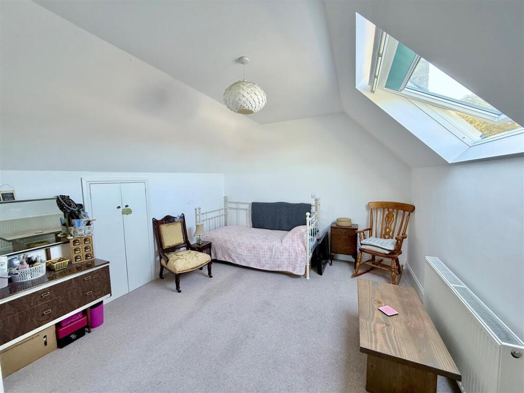 Master Bedroom.jpg