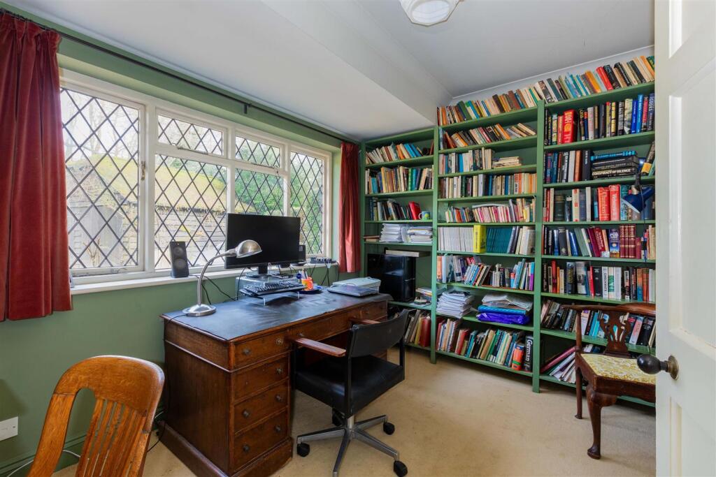 Oakwood House-33.jpg