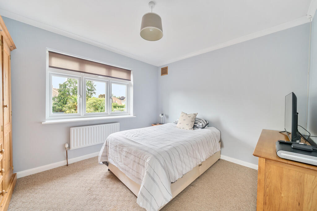 1298323-15-682f55...