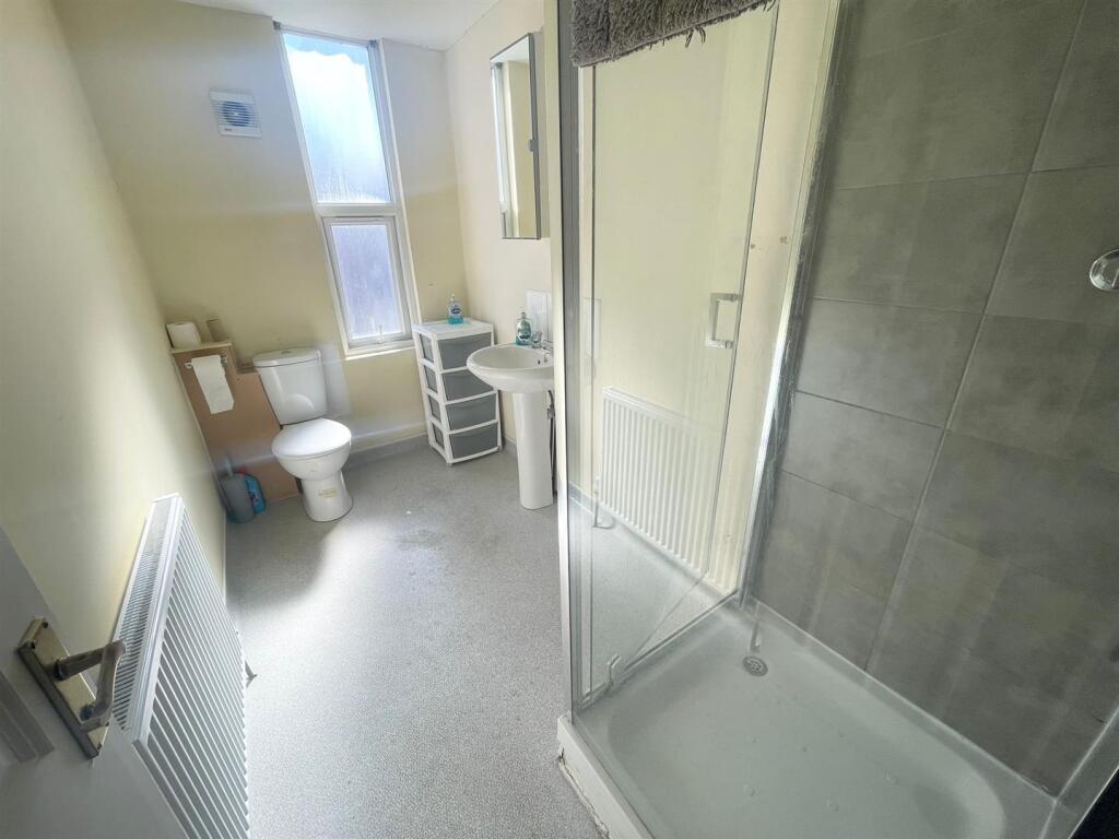 G-FAx0oevEuIYuWiyI_11g.jpg