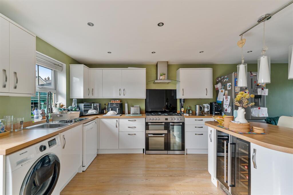 Kitchen/Dining/Family