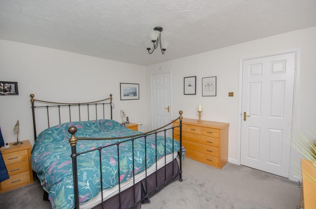 Master bedroom pic 2.jpg