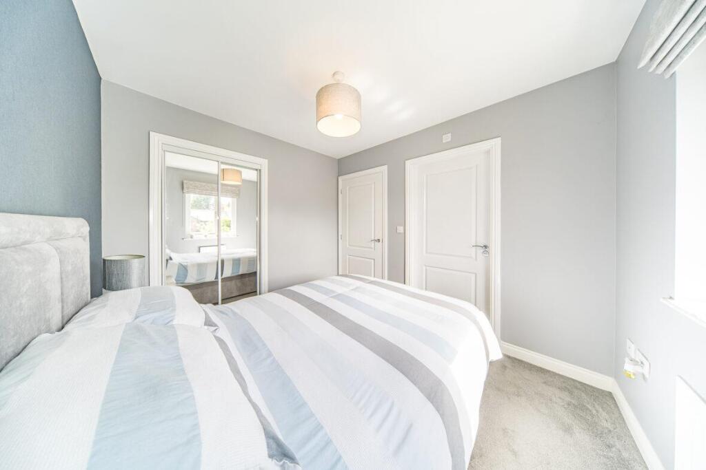 11 Atherton Drive bedroom 2 2.jpg