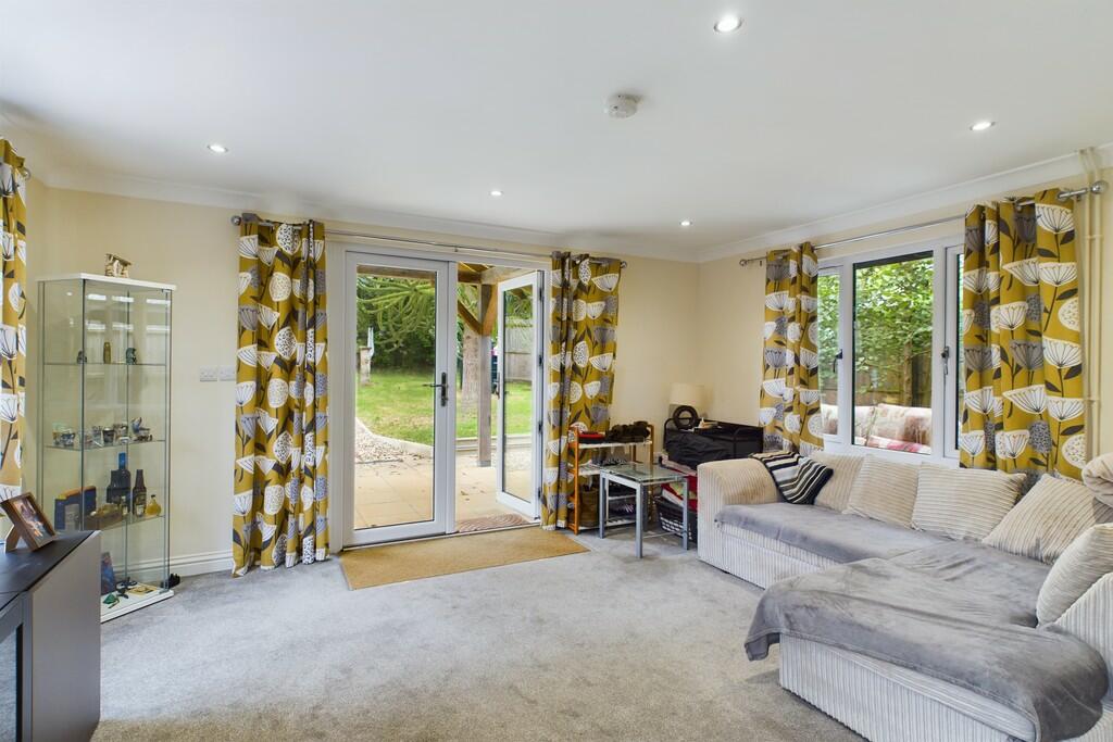 CAM01689G0-PR0410...