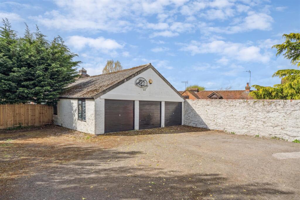 Triple Garage