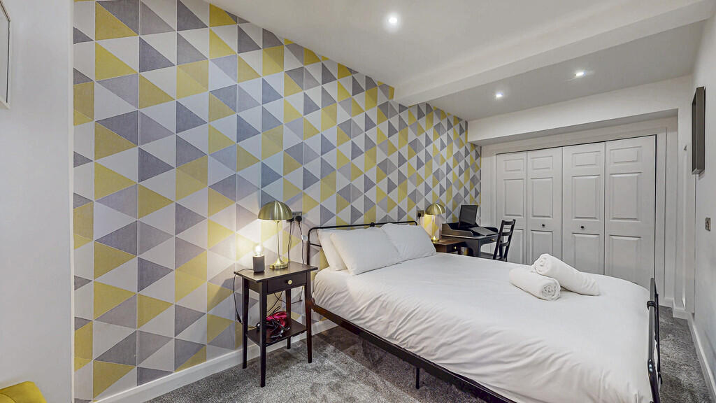 31-print-34B West...