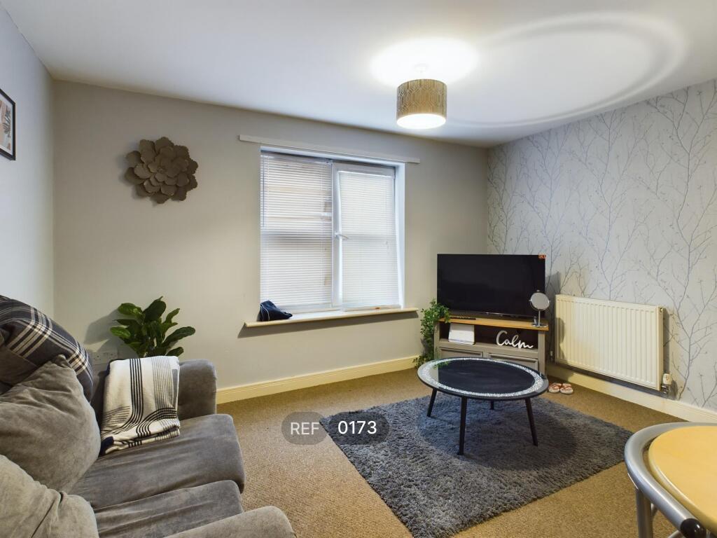 Kitchen &amp; Living area