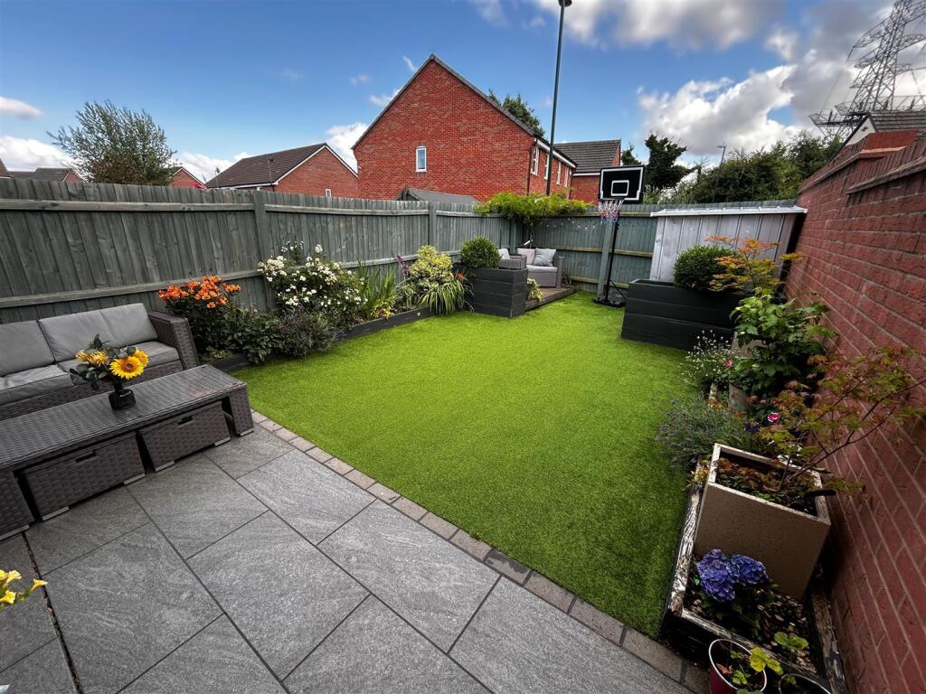 HWR24 Garden2.jpg
