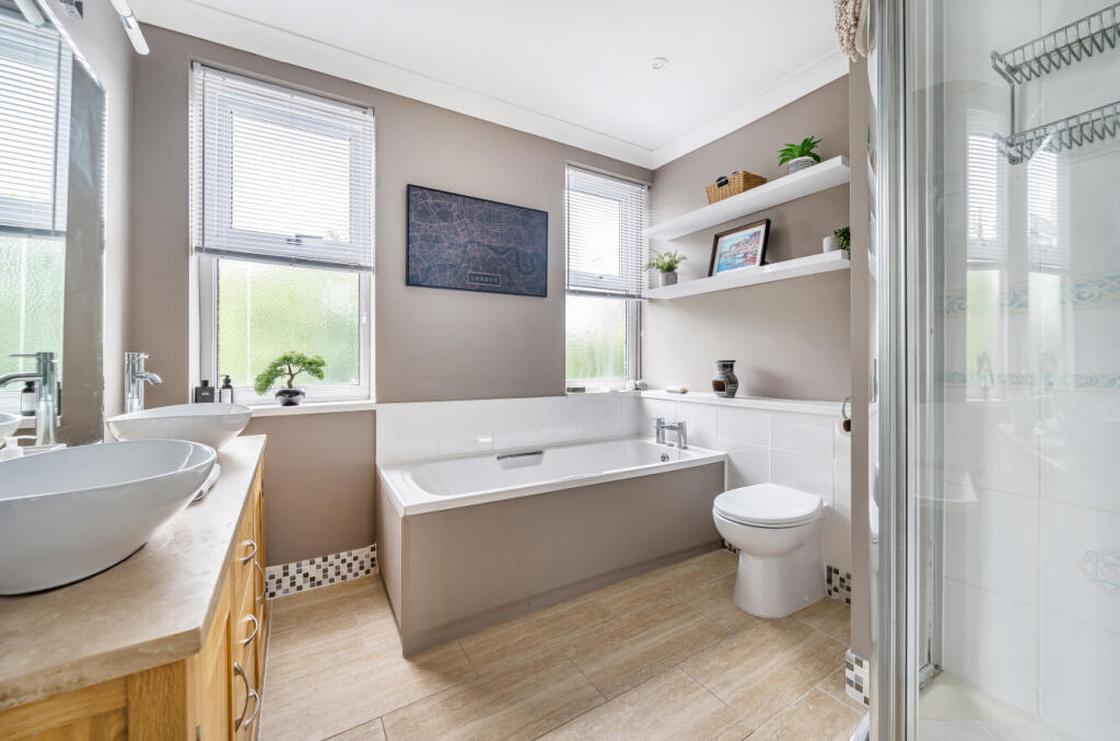 1314987-8-685c377...