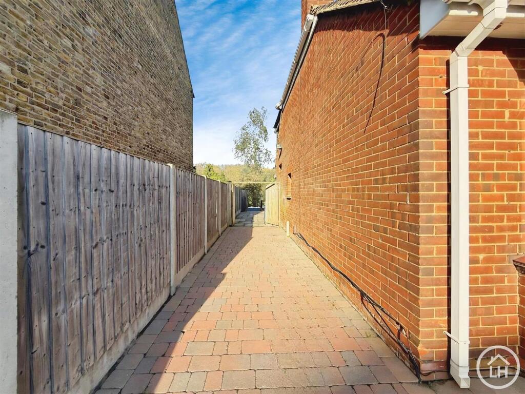 Side Access &amp; Parking