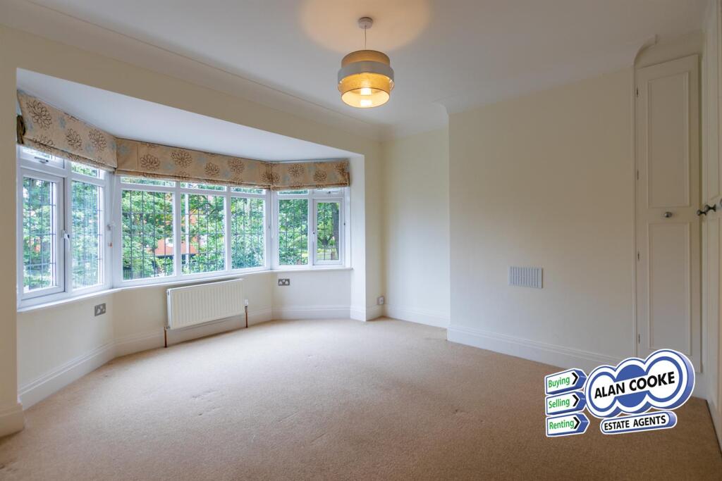BEDROOM 2
