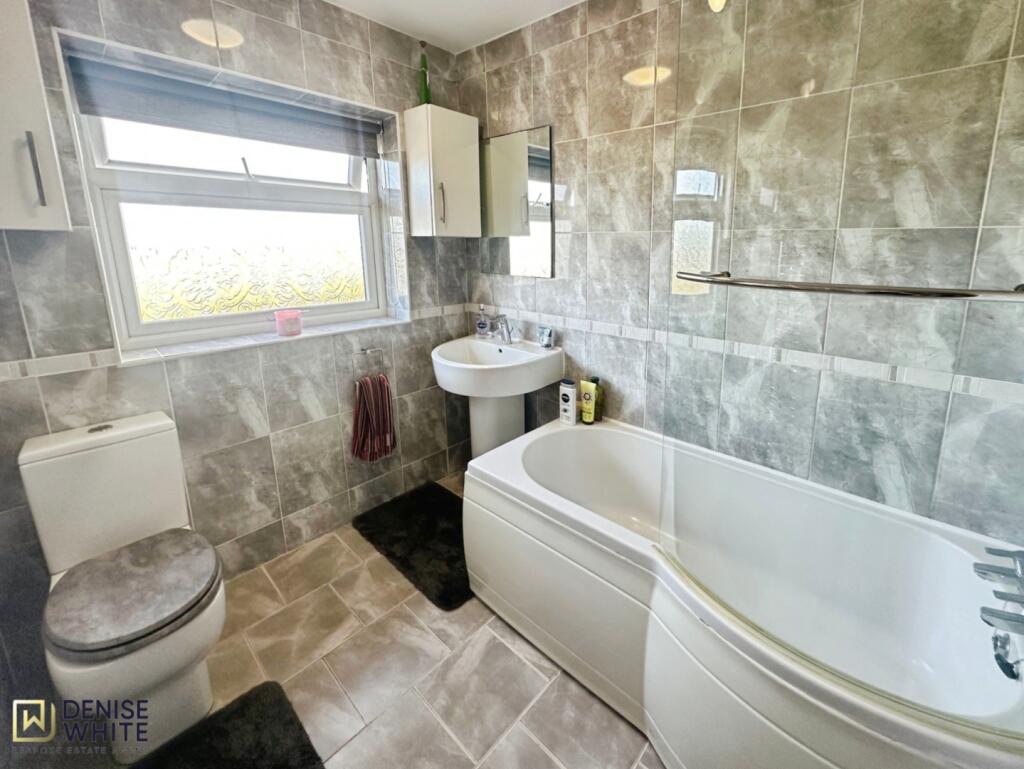 pbox-bathroom-343180.jpg