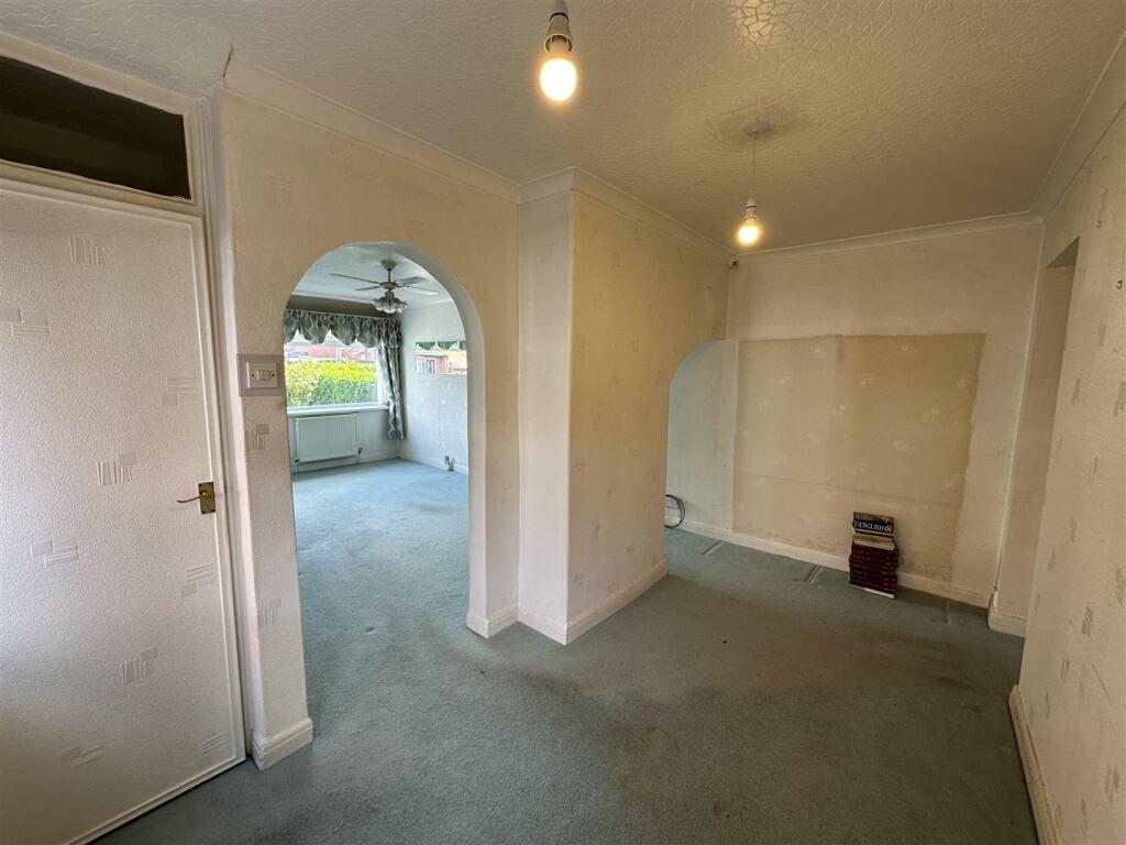 WhatsApp Image 2024-11-07 at 16.17.00 (1).jpeg