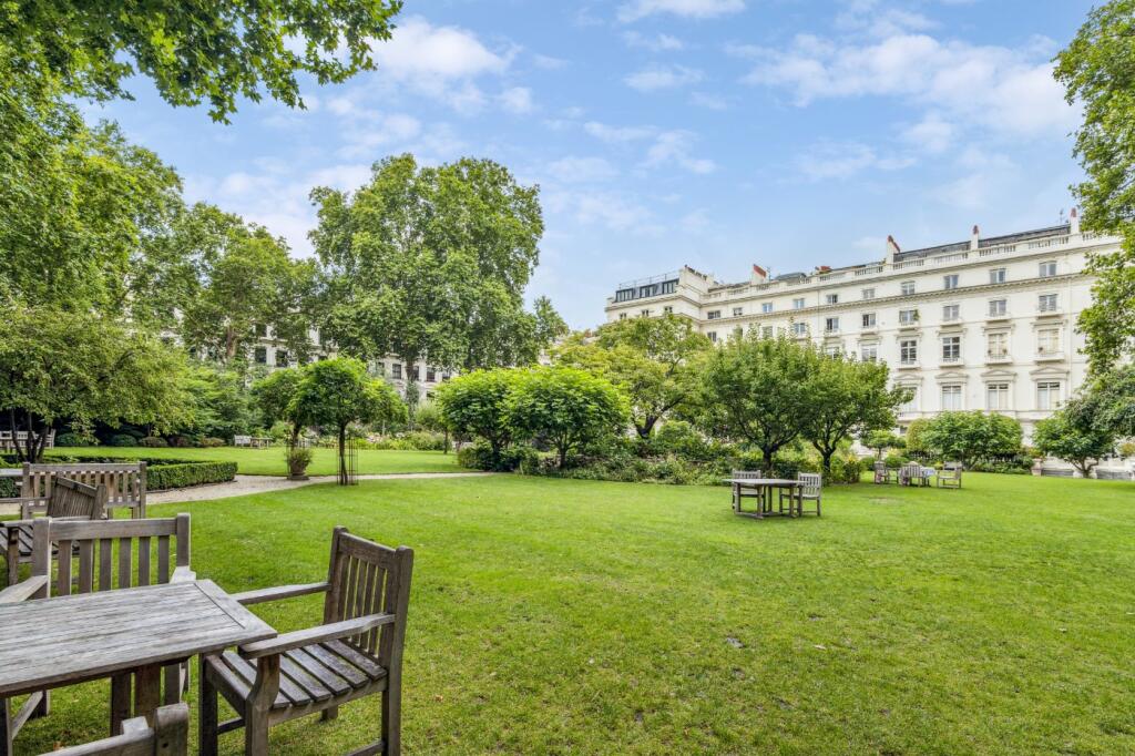 Square Gardens