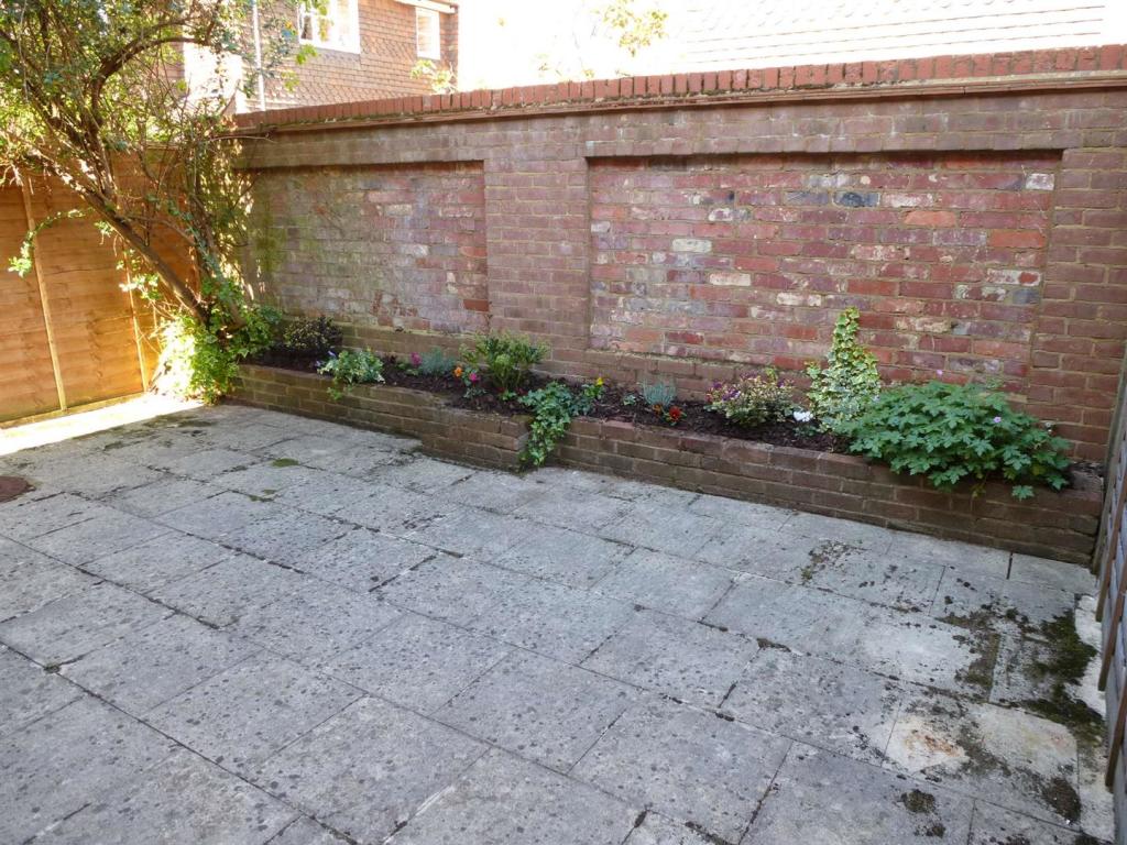 10 Jubilee Lane rear terrace 6.jpg