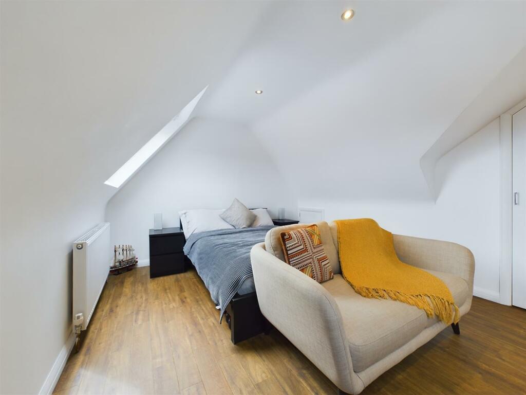 CAM02319G0-PR0118-ST