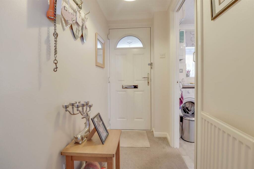 16 LENNOX DRIVE INSIDE-10.jpg