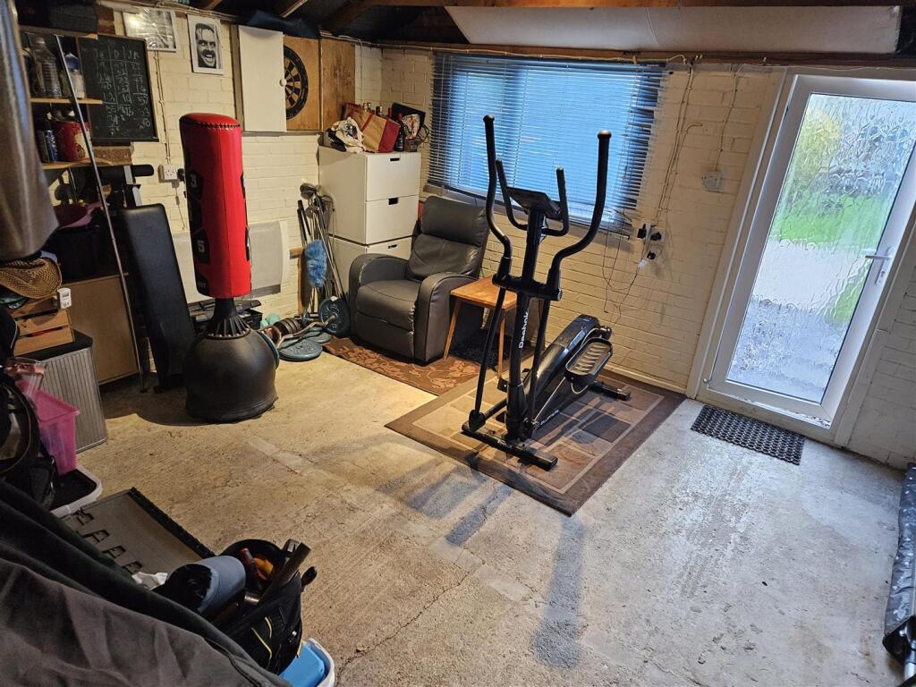 Garage shot 3 hillview.jpg