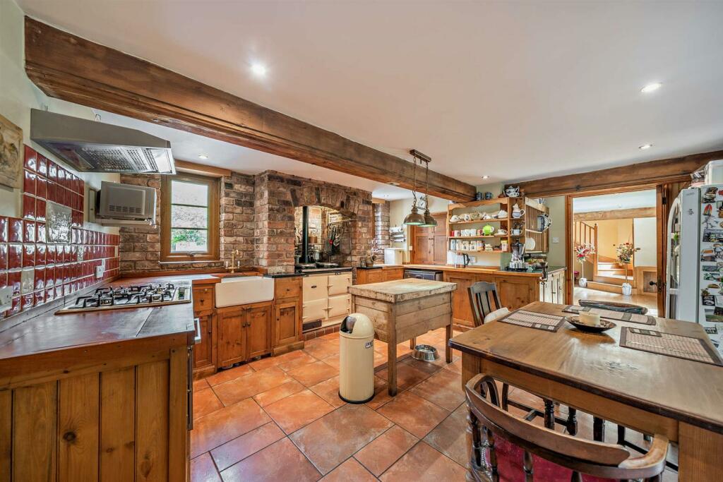 8558170-interior24-800.jpg