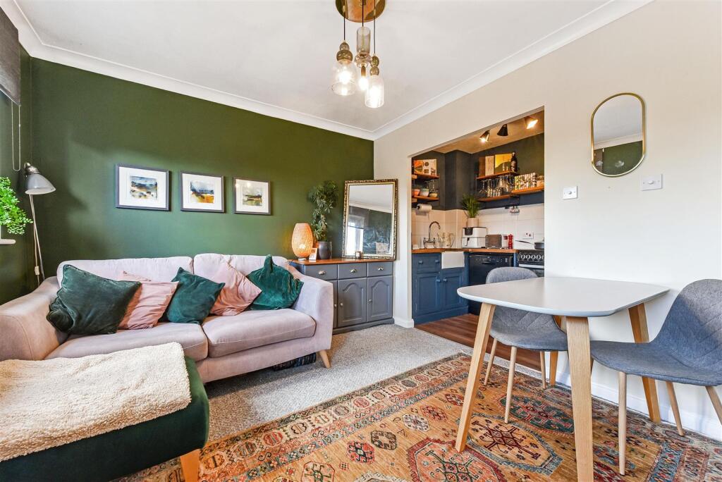 Sitting/Dining Room