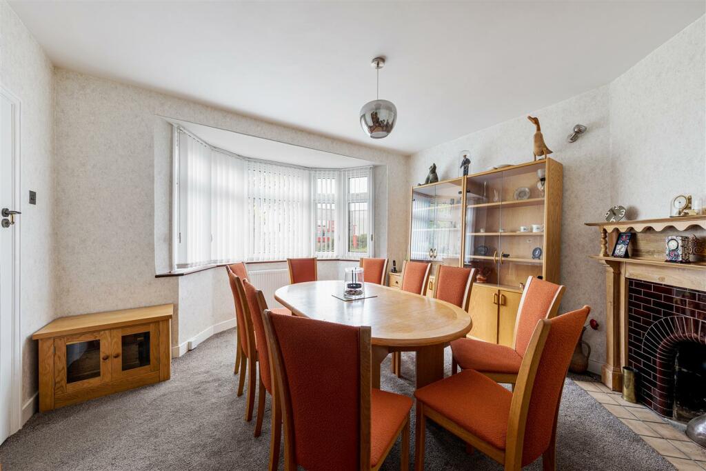 Larkshall Road E4