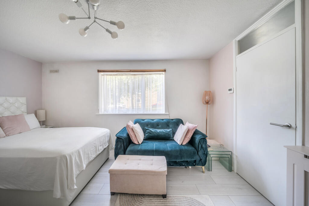 1336321-3-6899e54...