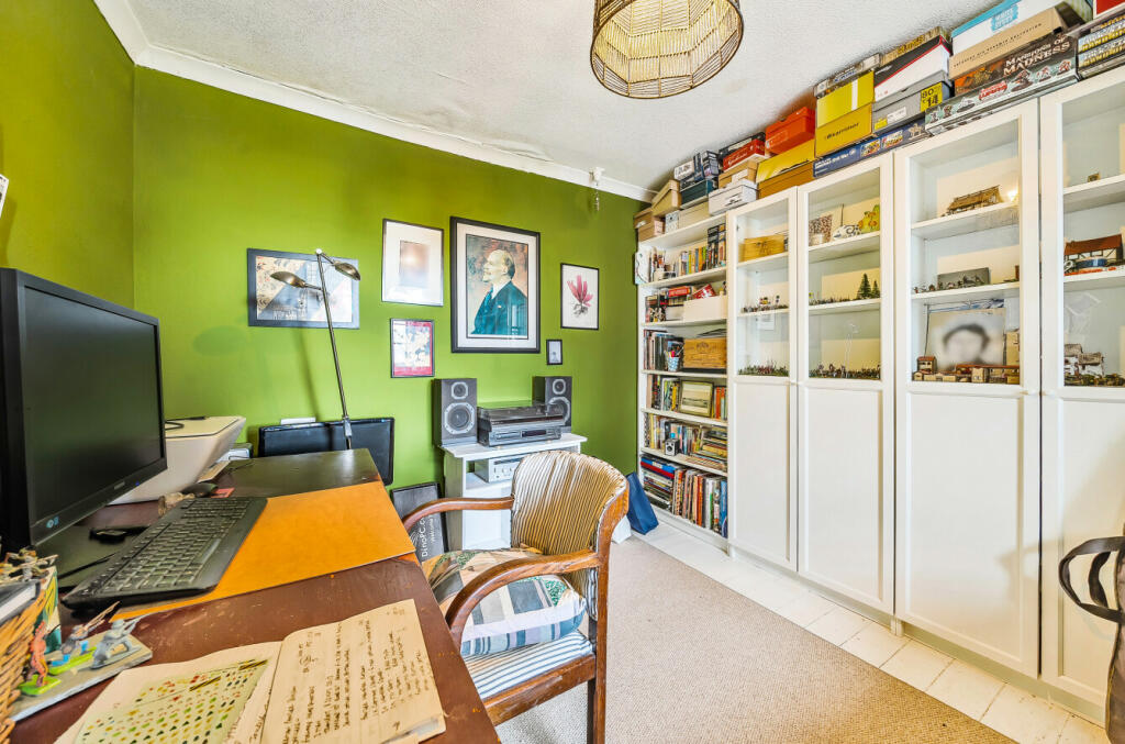 Bedroom/Office