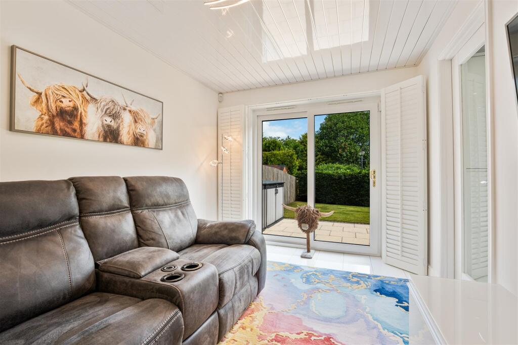 12- Sitting Room.jpg