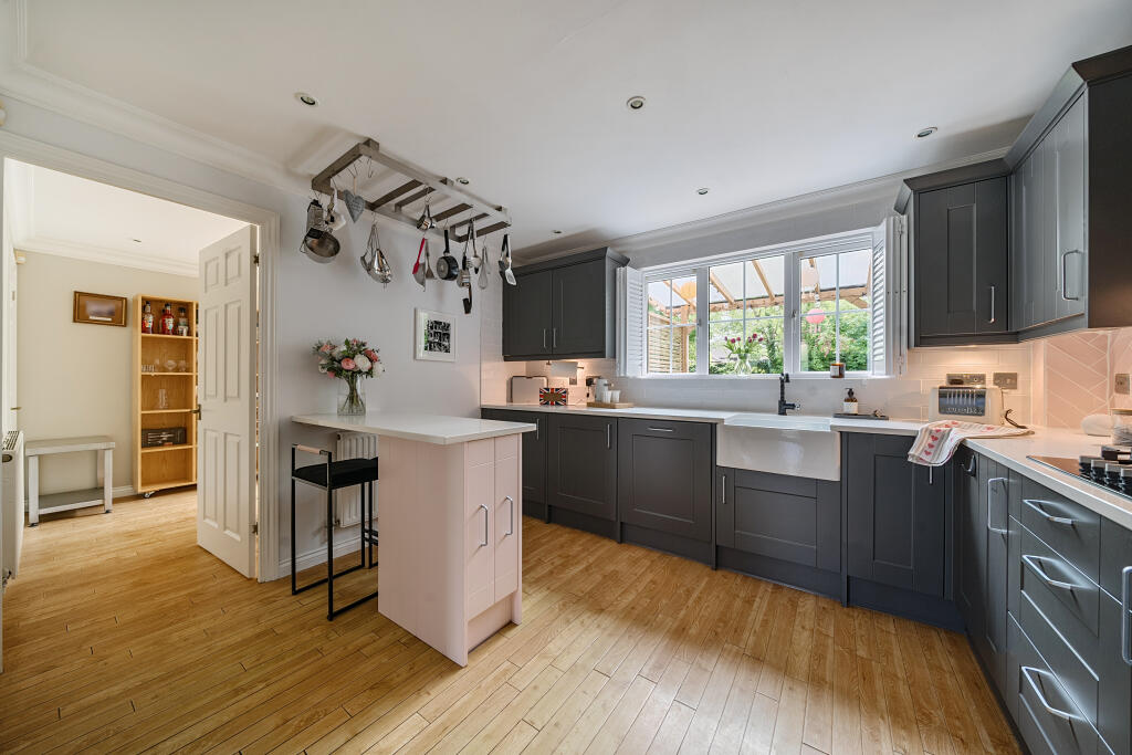 17681c7eef5764c1289305arw17