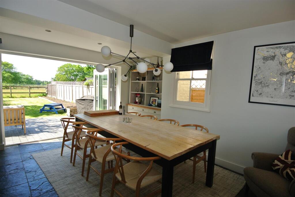 Dining &amp; view 1.JPG
