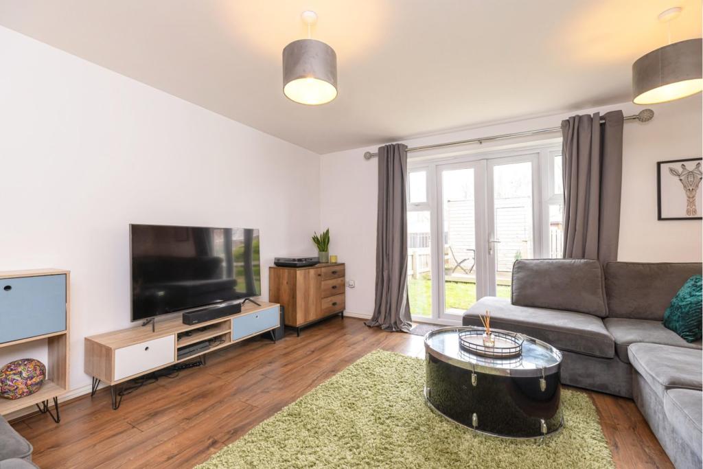 Lounge/Dining Room