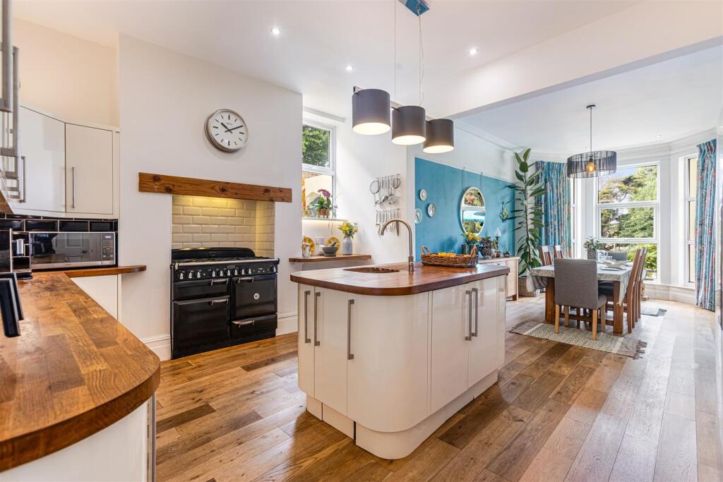 A13 - Torquay, TorView House - 250814.jpg